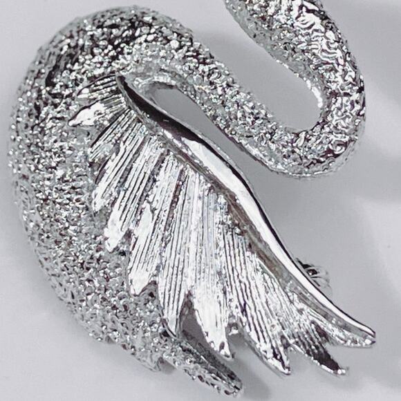 VTG Signed Gerry’s Swan Brooch Silver Tone Mid Century Small Blue Eye Bird Pin - Picture 4 of 7